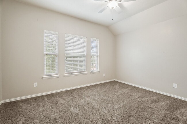 Building Photo - "Charming 4-Bed Home with Elegant Granite Touches & 2.5 Baths!"