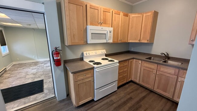 Building Photo - 36 Wakefield St