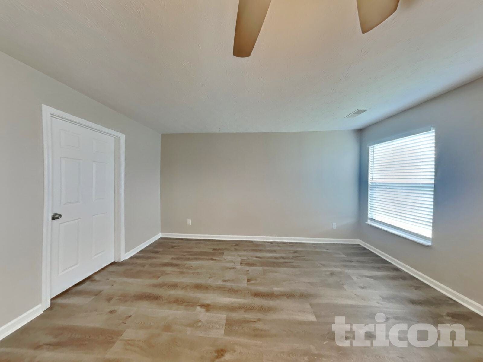 Building Photo - 904 Grand Oak Dr