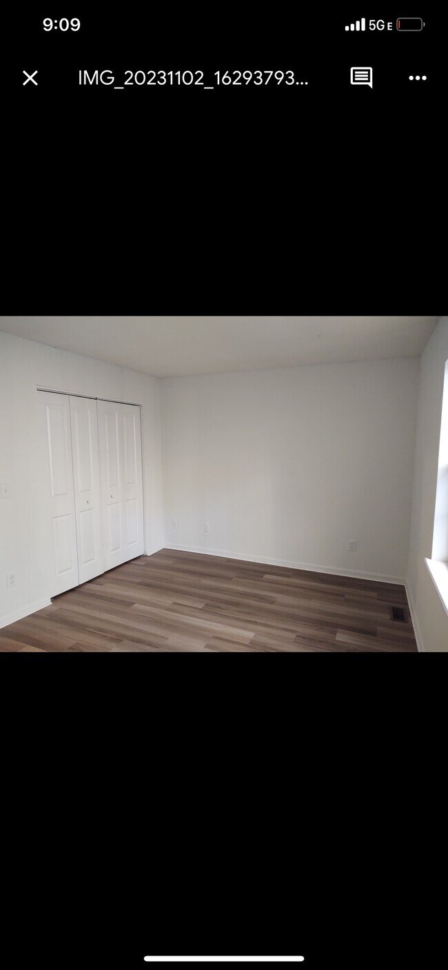 Building Photo - 3945 Briarhill Dr