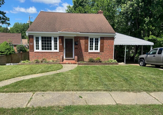 Primary Photo - 3900 Elmora Ave
