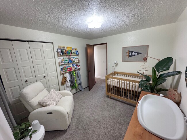 Building Photo - 15820 SE Harold Ave