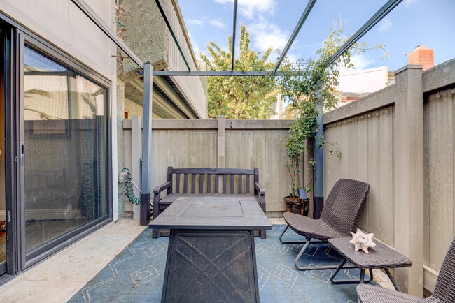 Building Photo - 1405 Goodman Ave