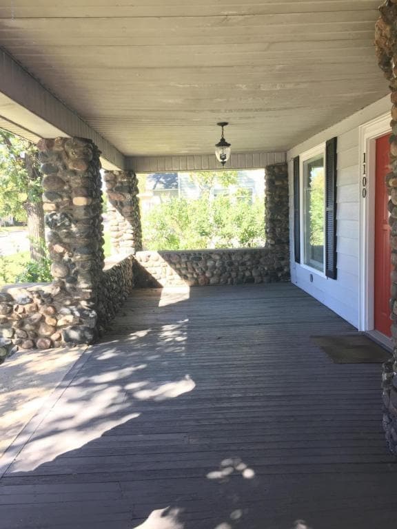 Building Photo - 1100 Bemidji Ave N