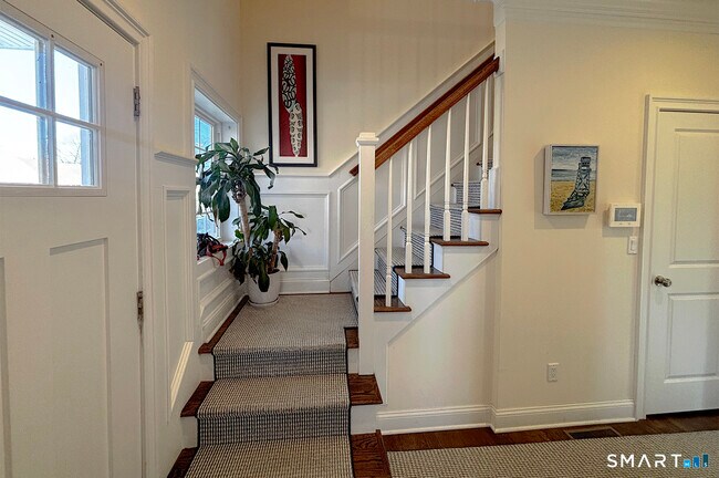 Building Photo - 860 Oldfield Road