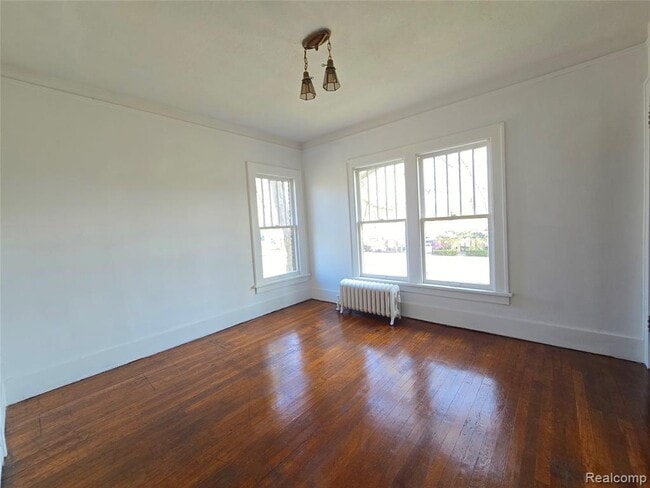 Building Photo - 26850 Seven Mile W