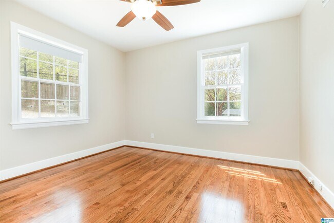 Building Photo - 501 21st Ave S