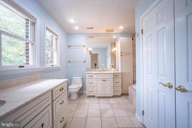 Building Photo - 7330 Lewinsville Park Ct