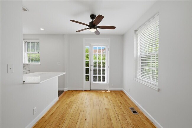Building Photo - Elegant End-Unit Fairlington Villages Townhome with Private Balcony & Exceptional Community Ameni...