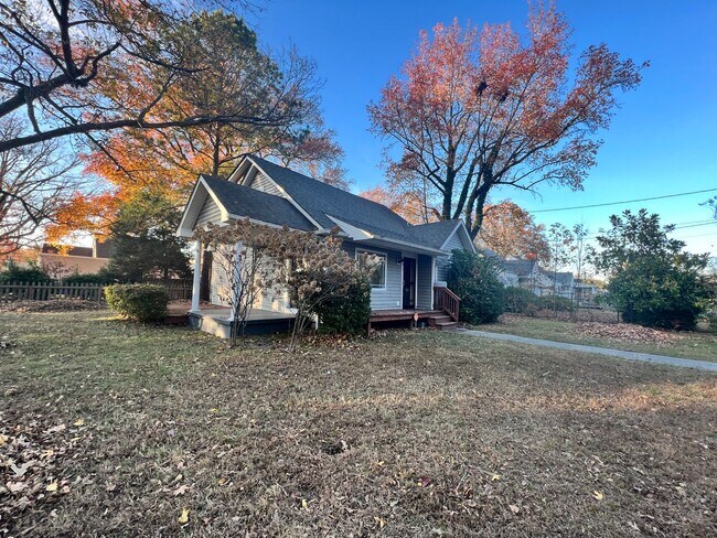 Primary Photo - Spacious home with large yard & Detached G...