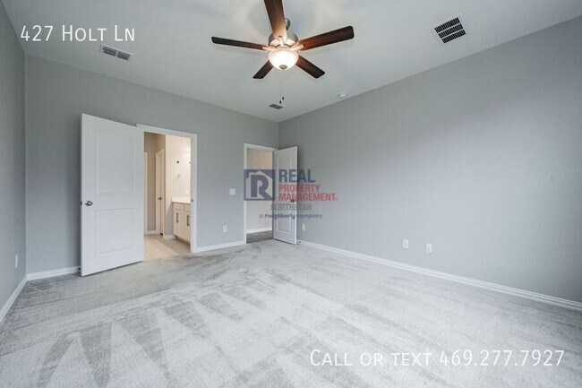 Building Photo - 427 Holt Ln