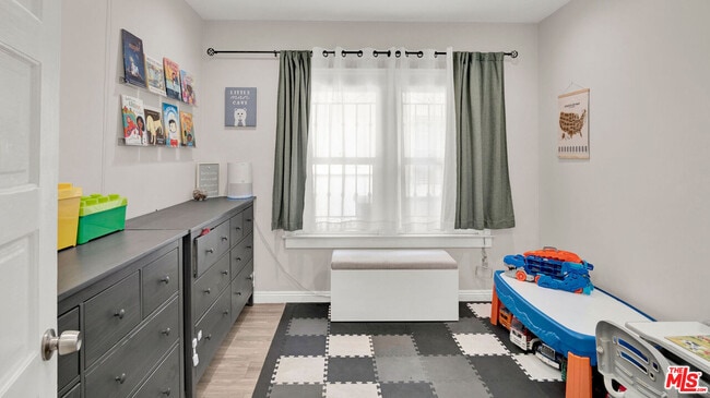 Building Photo - 252 E 47th St