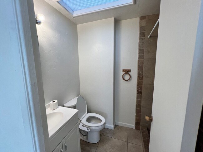 Building Photo - 4137 E Shadow Branch Dr