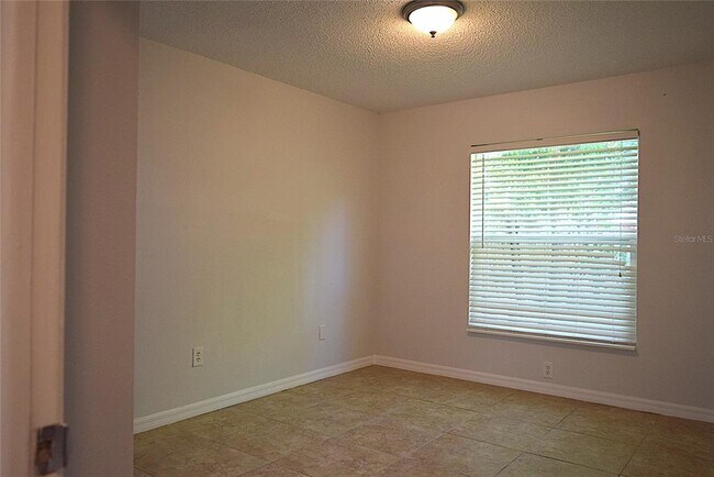 Building Photo - 1242 Mohrlake Dr