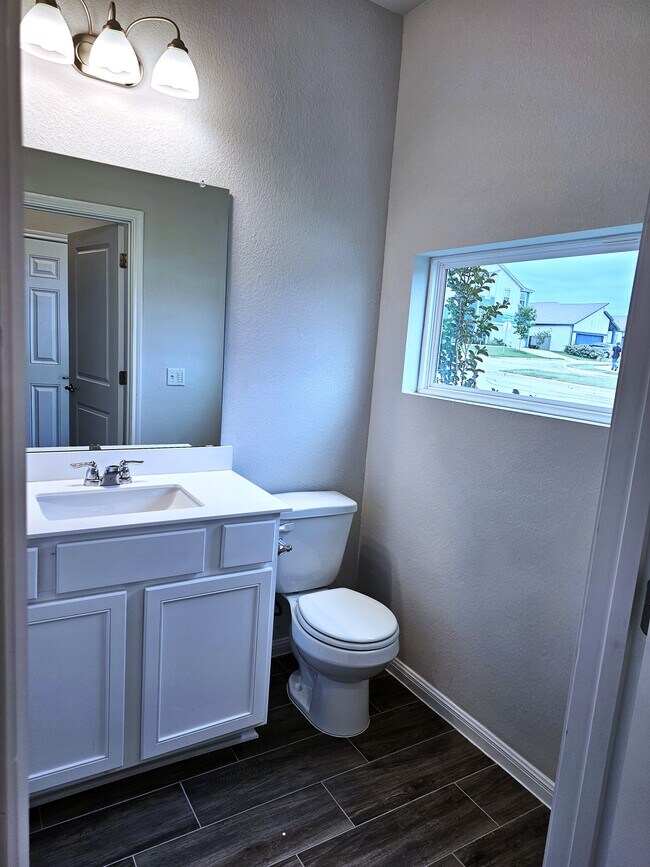 Half bath - 9612 Whisper Willow Blvd