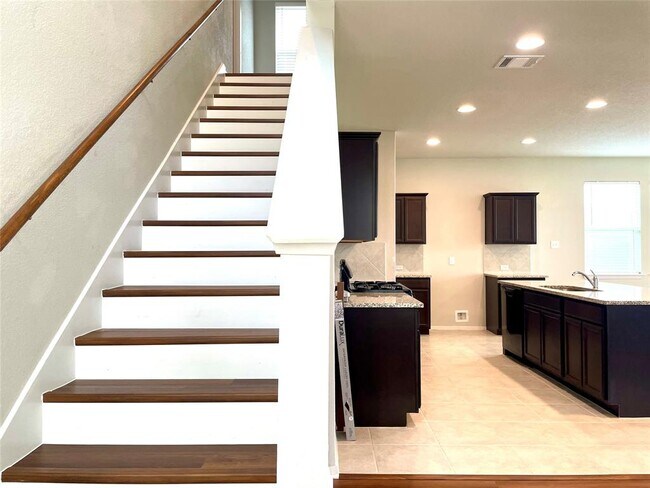Building Photo - 6701 Wolf Pack Dr