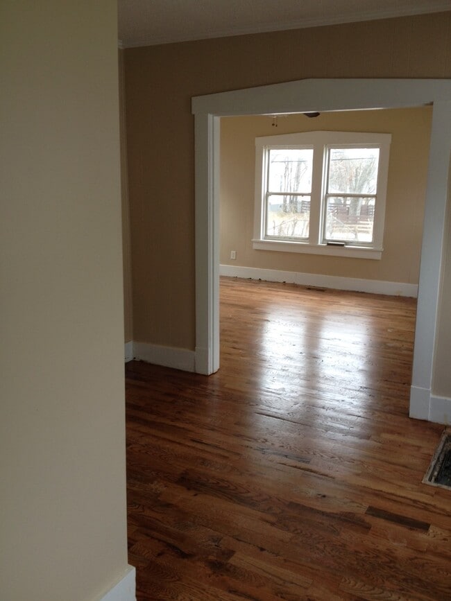 Building Photo - 1221 Lischey Ave