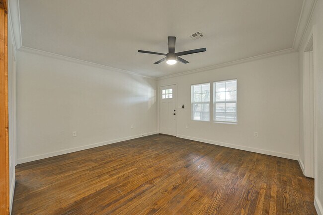 Building Photo - 1125 SW 47th St