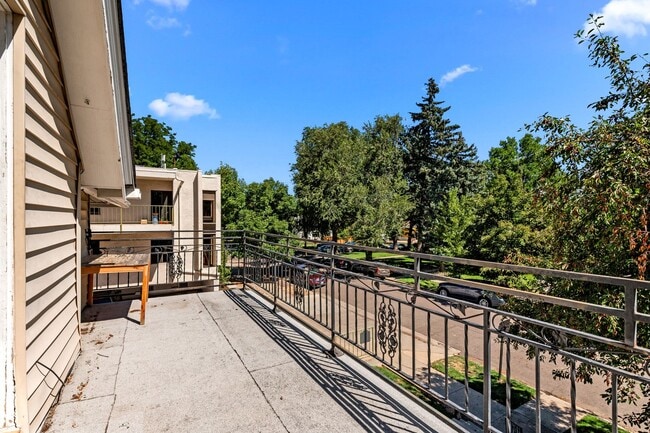 Building Photo - 1151 Monroe St