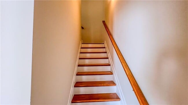 Building Photo - 11065 Brunson Dr