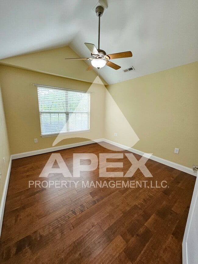 Building Photo - Gorgeous 4 Bd/3 Ba Luxury Condo in the Cot...