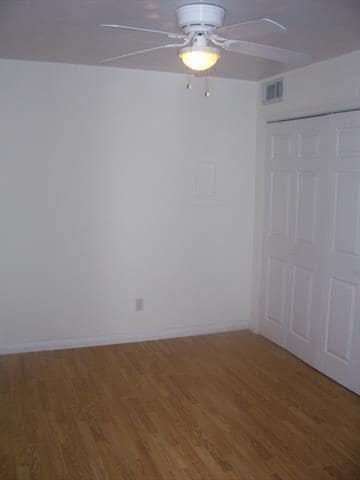 Building Photo - 9825 Walnut St