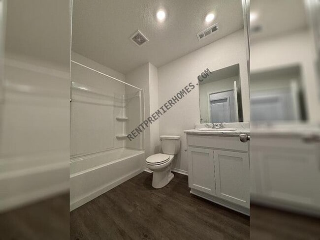 Building Photo - 70 Kinley Brk Ln