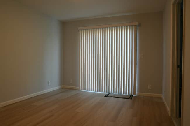 Building Photo - 145 Evergreen Way