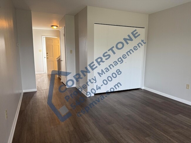 Building Photo - 6500 Carefree Ln