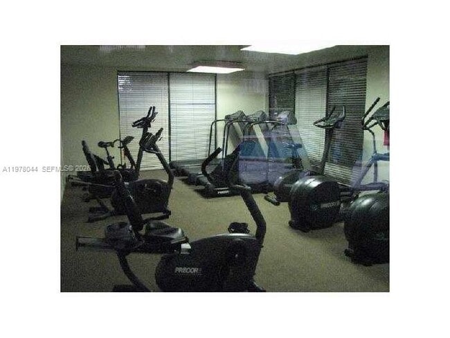 Building Photo - 9301 SW 92nd Ave