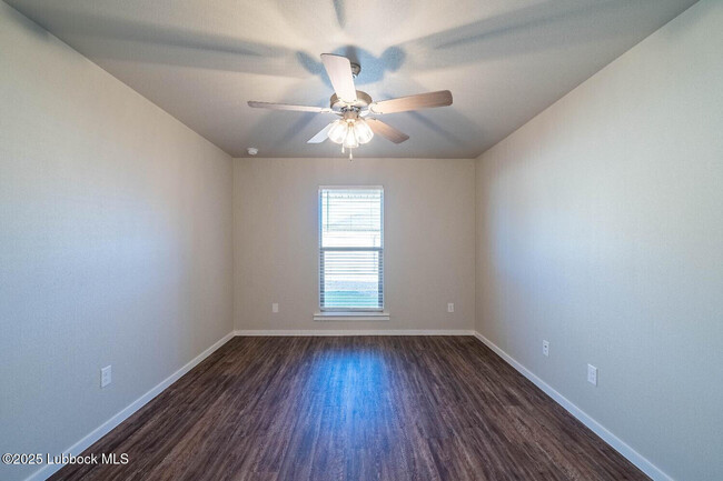 Building Photo - 2115 N Jayton Ave