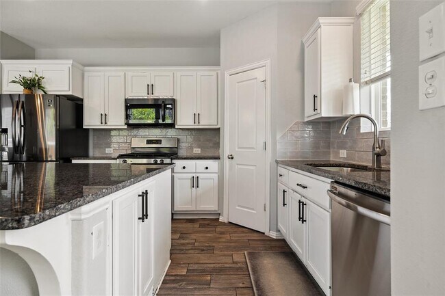 Building Photo - 3021 Wedgewood Bay Ct
