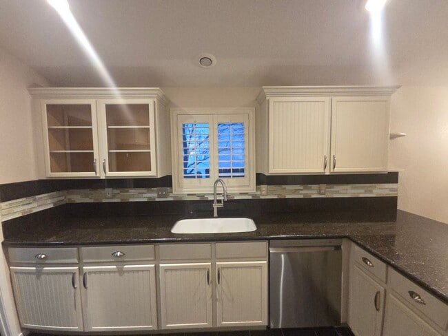 Building Photo - Love Where You Live! Beautiful 3-Bd Home in North Reno Available Now!