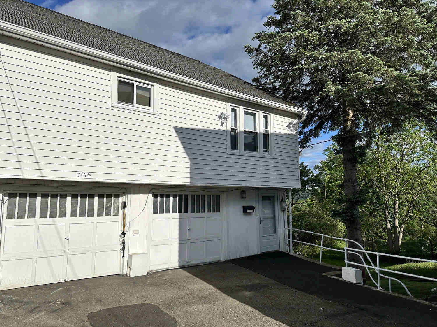 Building Photo - 316 1/2 Bermond Ave