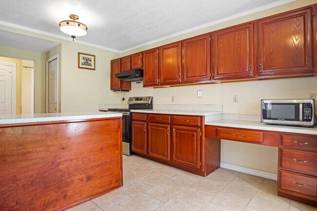 Building Photo - 458 Lytton Cir