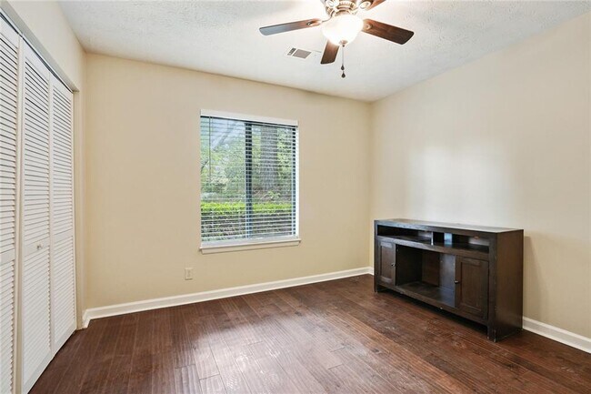 Building Photo - 2953 Torreya Way SE