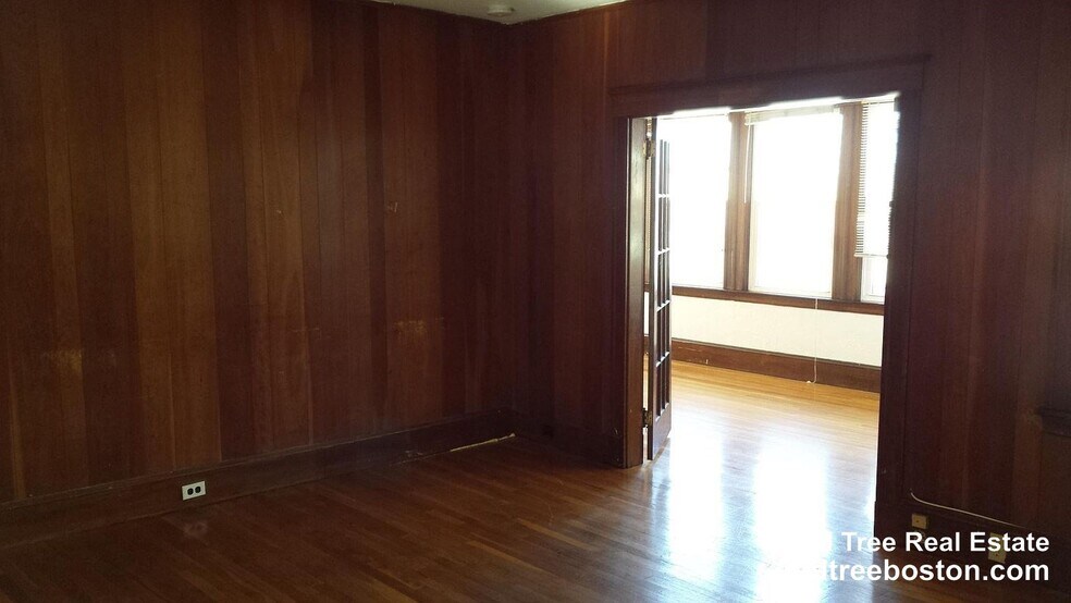 Building Photo - 22 Commonwealth Terrace