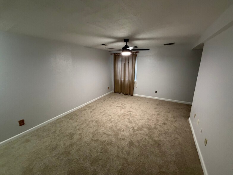 Building Photo - 1334 Firefly Cir