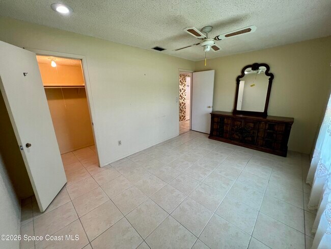 Building Photo - 1497 Krin Ct NE