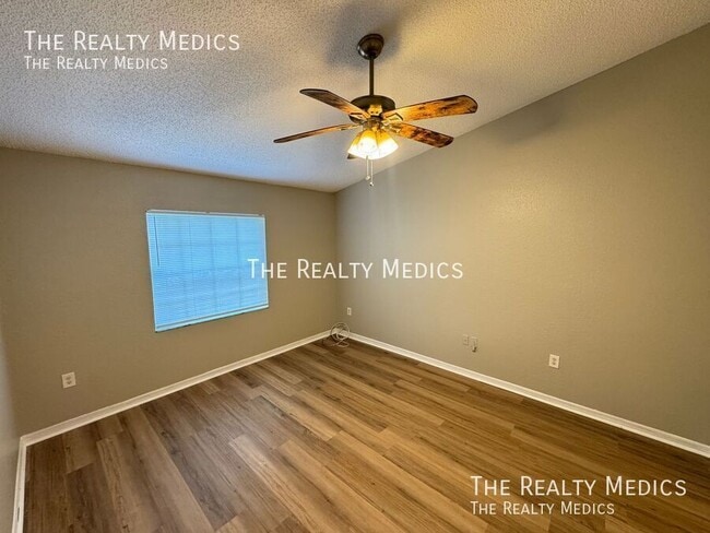 Building Photo - 123 Mohawk Cir