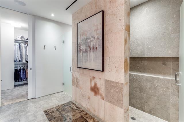 Building Photo - 1717 Arts Plz