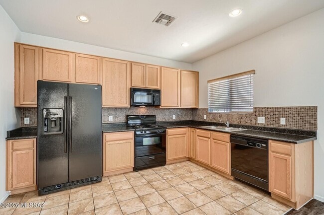 Building Photo - 8437 W Green Kingfisher Ln