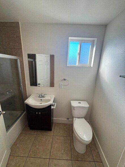 Building Photo - 333 E 69th St