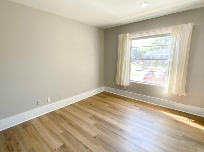 Building Photo - 1400 Gandy Blvd N