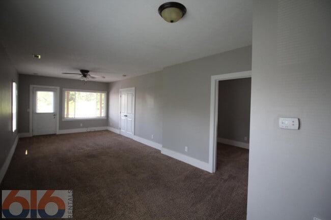 Building Photo - 1108 Elizabeth Ave NW