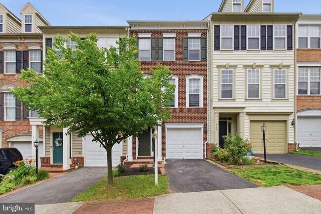 Building Photo - 8108 Dove Cottage Ct