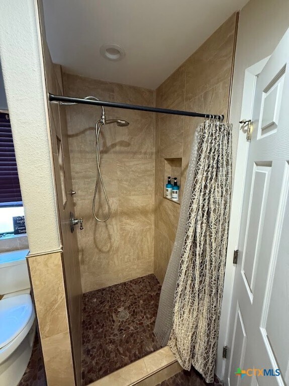 Building Photo - 901 Madrona Dr