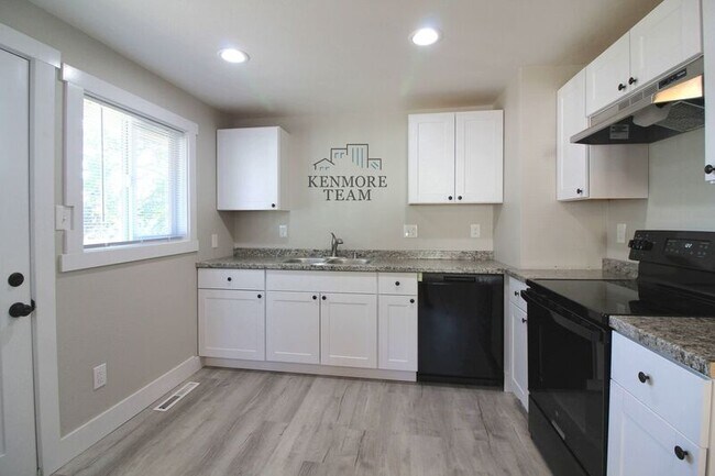 Building Photo - 419 S Irby St