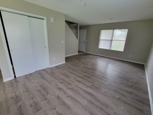 Building Photo - 630-632 W. Country Squire Ct.