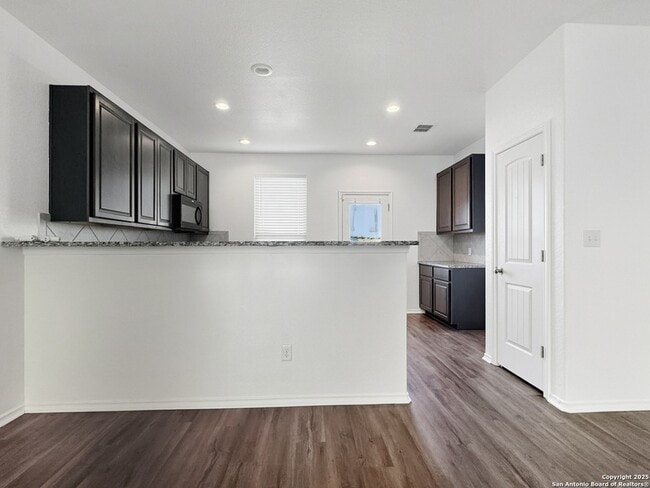 Building Photo - 2814 High Castle